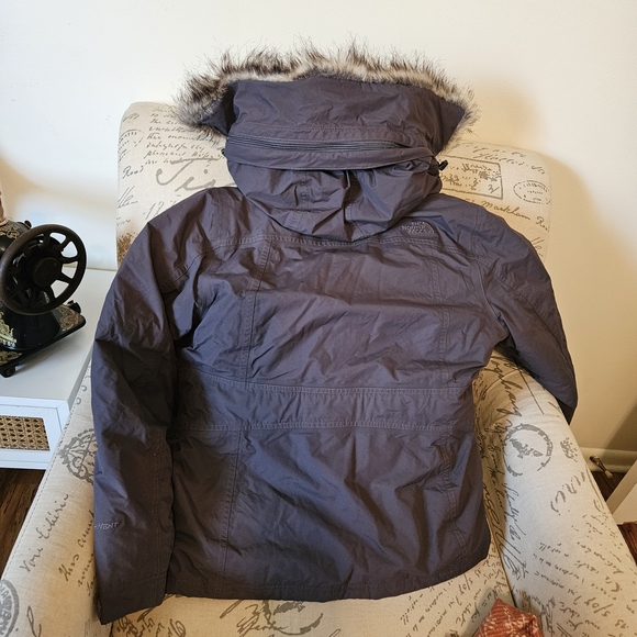$368 The North Face Greenland Goosedown Gray Puffer W Fur Removable Hood Medium - Picture 5 of 12